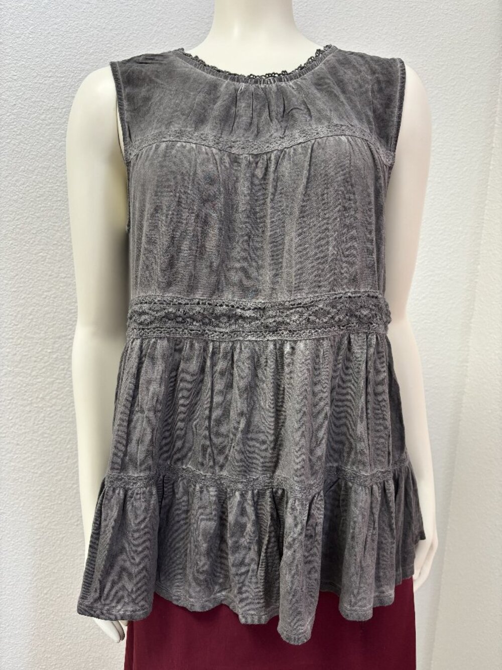 Knox Rose Gray Washed Sleeveless Crochet Lace Peplum Top Size Medium